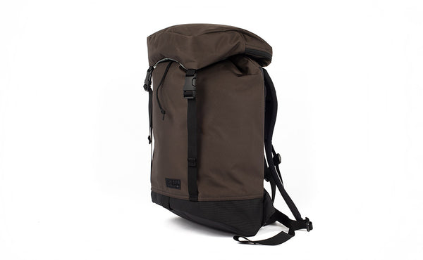 A 3/4 shot of the Shadow Guide 23 in Ursa (brown-grey) 525 Ballistic.